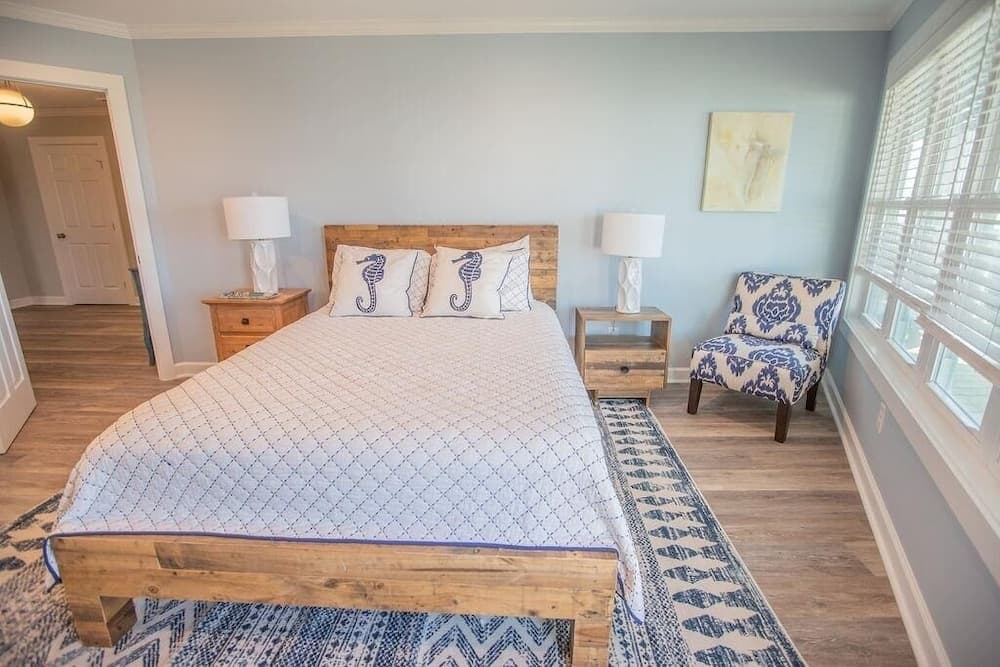 Three Girls 5 Bedroom Home by RedAwning