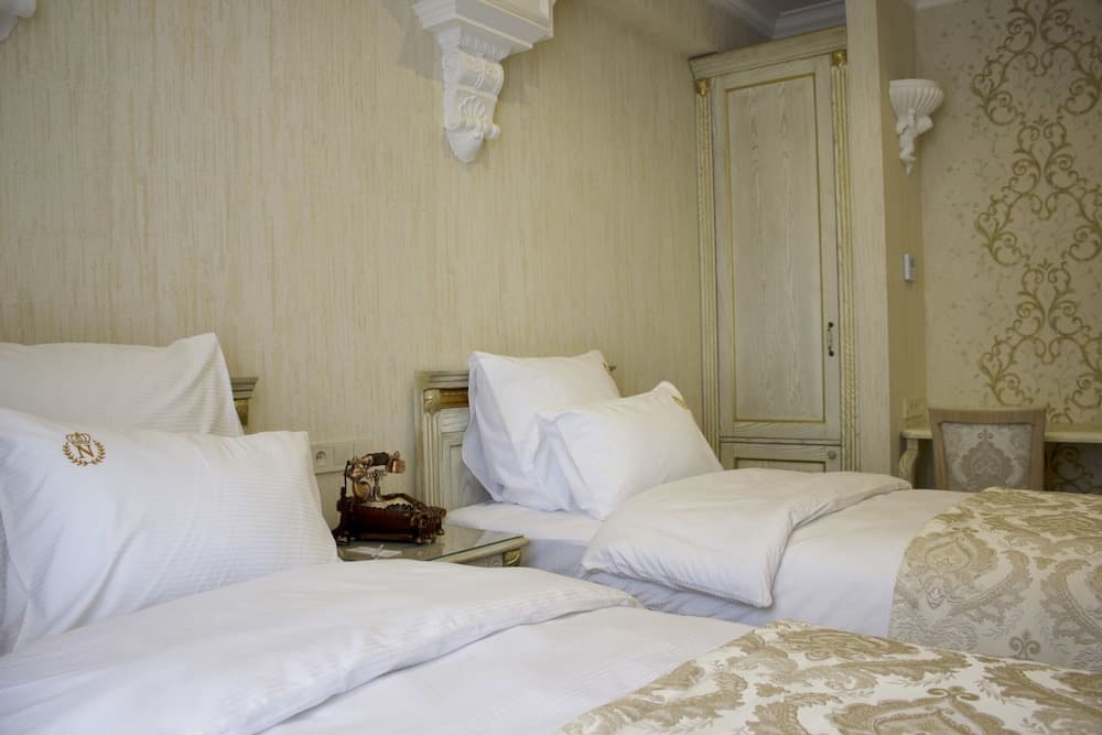 NEAPOL boutique hotel