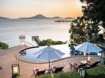 Victoria Cliff Hotel & Resort