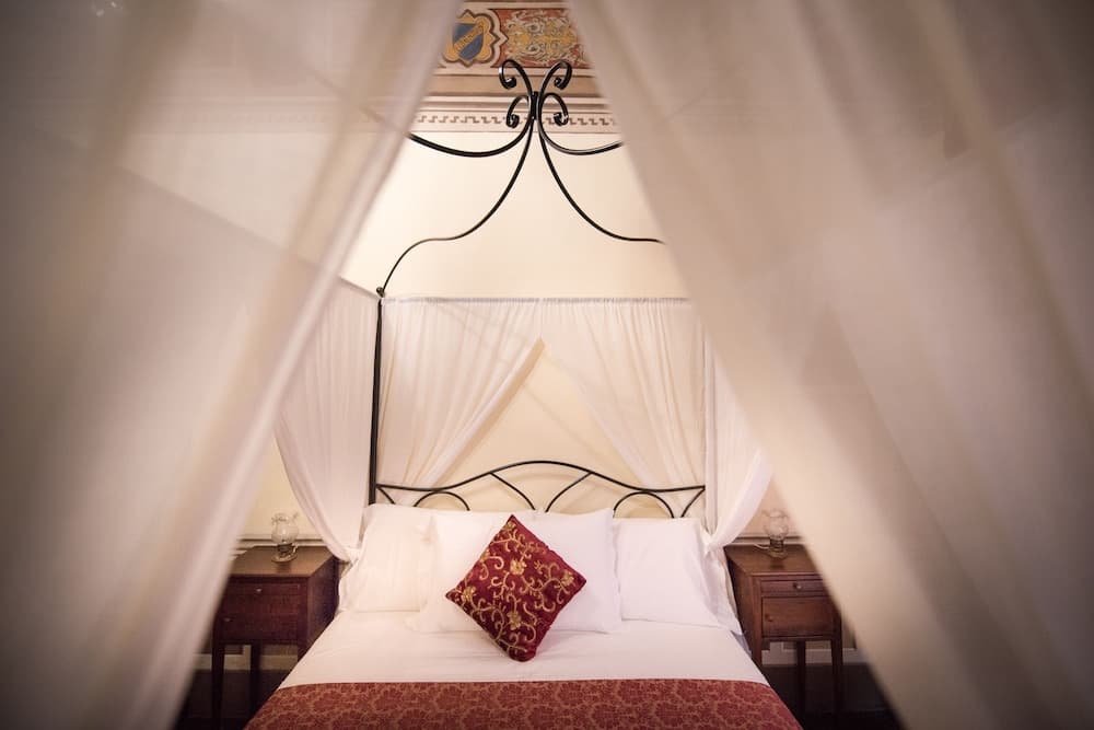 All'ombra della Torre