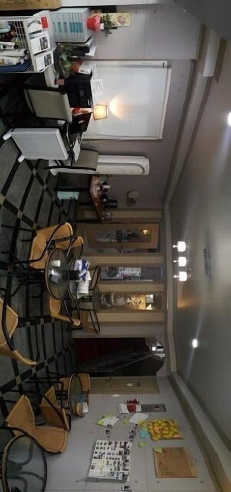 Remnant Guesthouse - Hostel