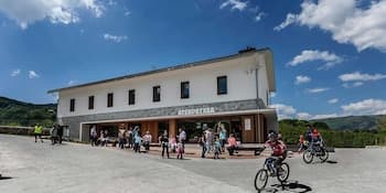 Youth Hostel Non Stop Inn by IrriSarri Land