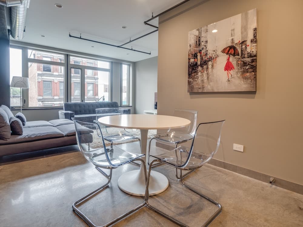 Deedee's Apartments - Lofts at Grove