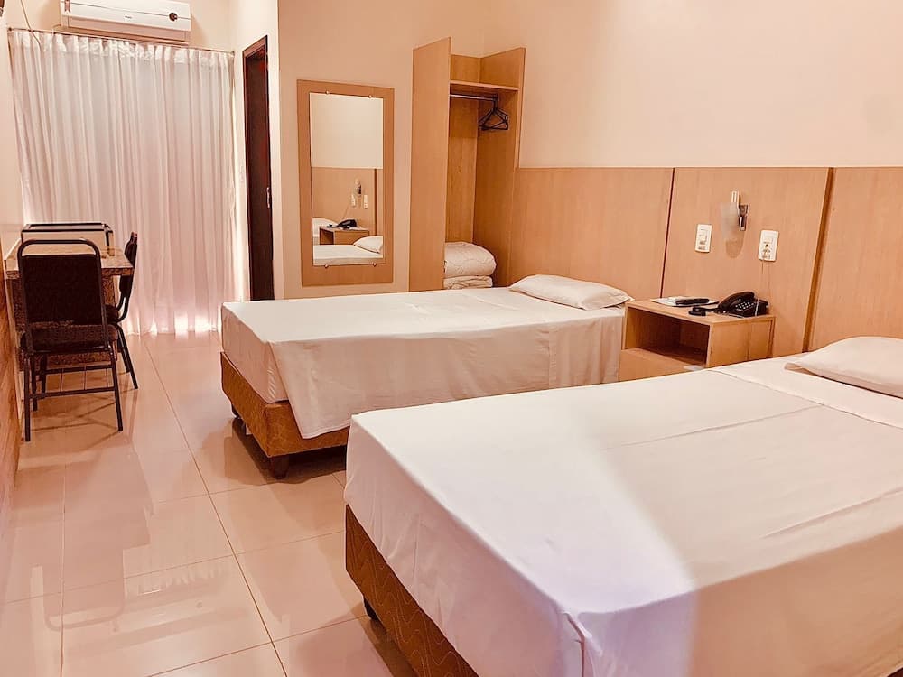 Victoria Plaza Hotel