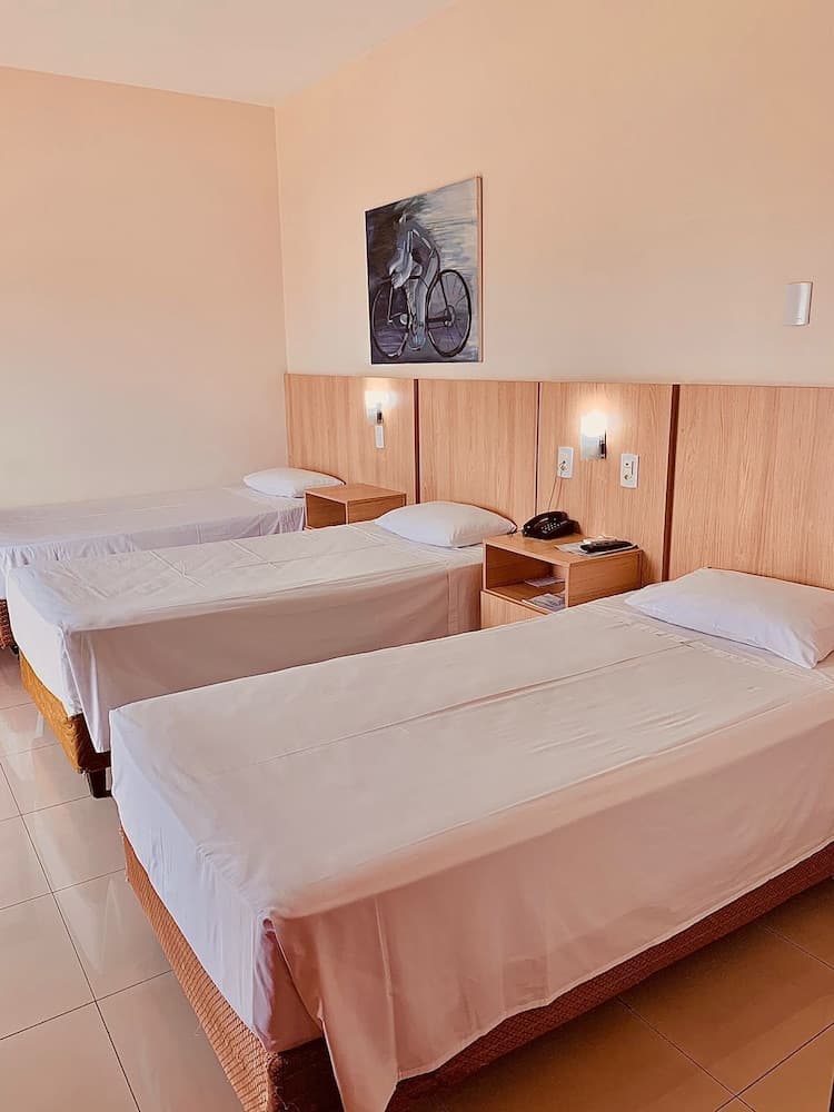 Victoria Plaza Hotel