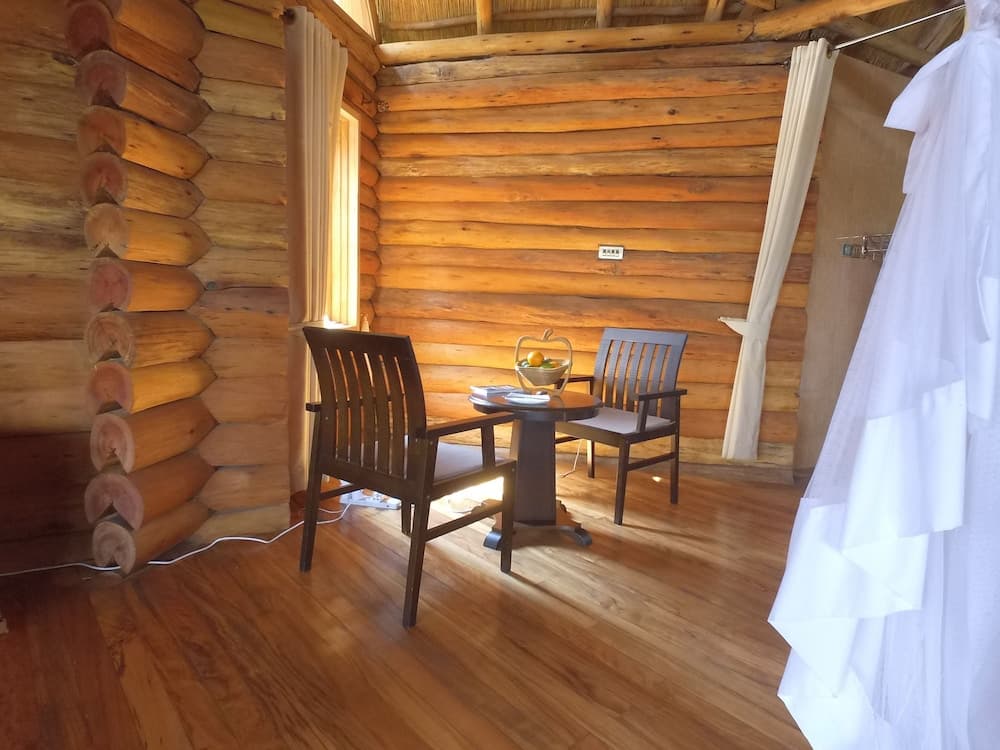 Trackers Safari Lodge Bwindi