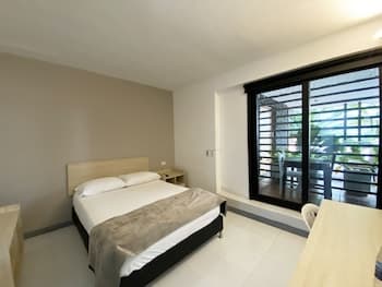 Ayenda 1224 Pixel House