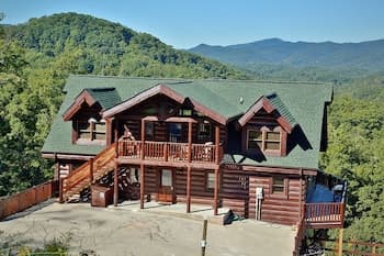 Picture Perfect 7 Br cabin by RedAwning