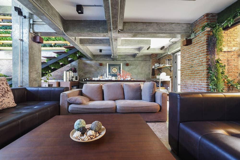 OYO 75332 VM1 Hostel