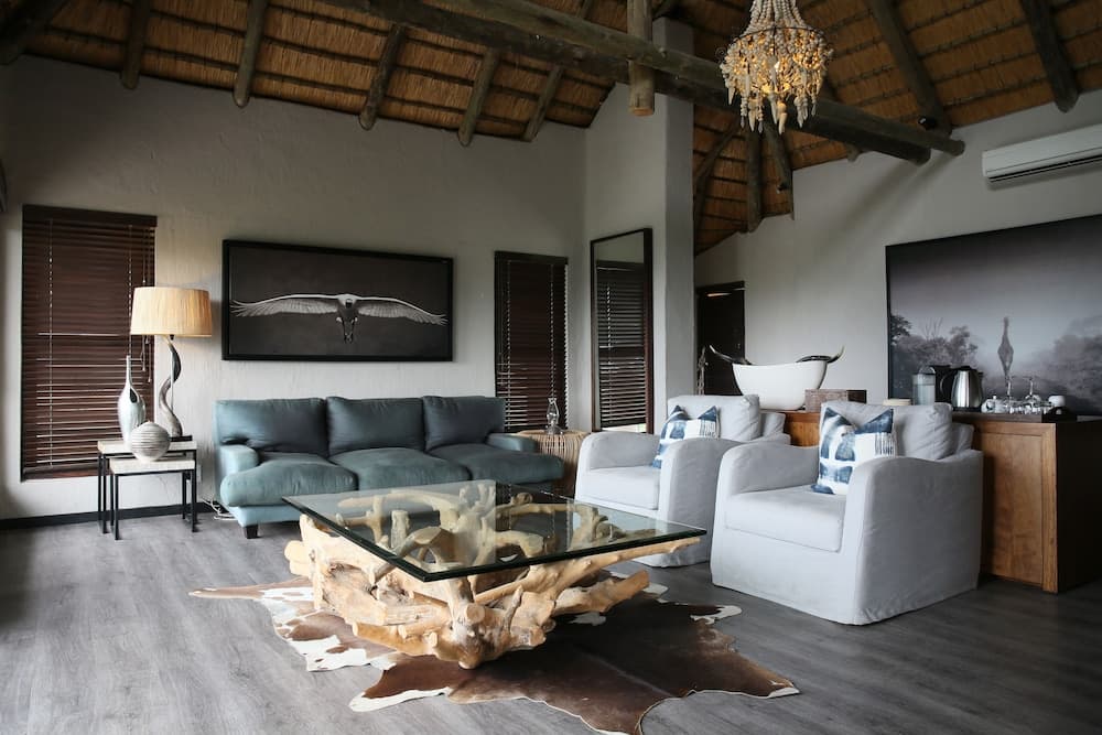 Nambiti Hills Private Game Lodge