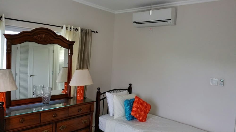 Fern Court Apartment With Oceanic View