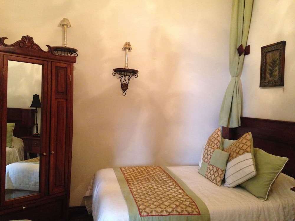 Roka Plaza Hotel Boutique