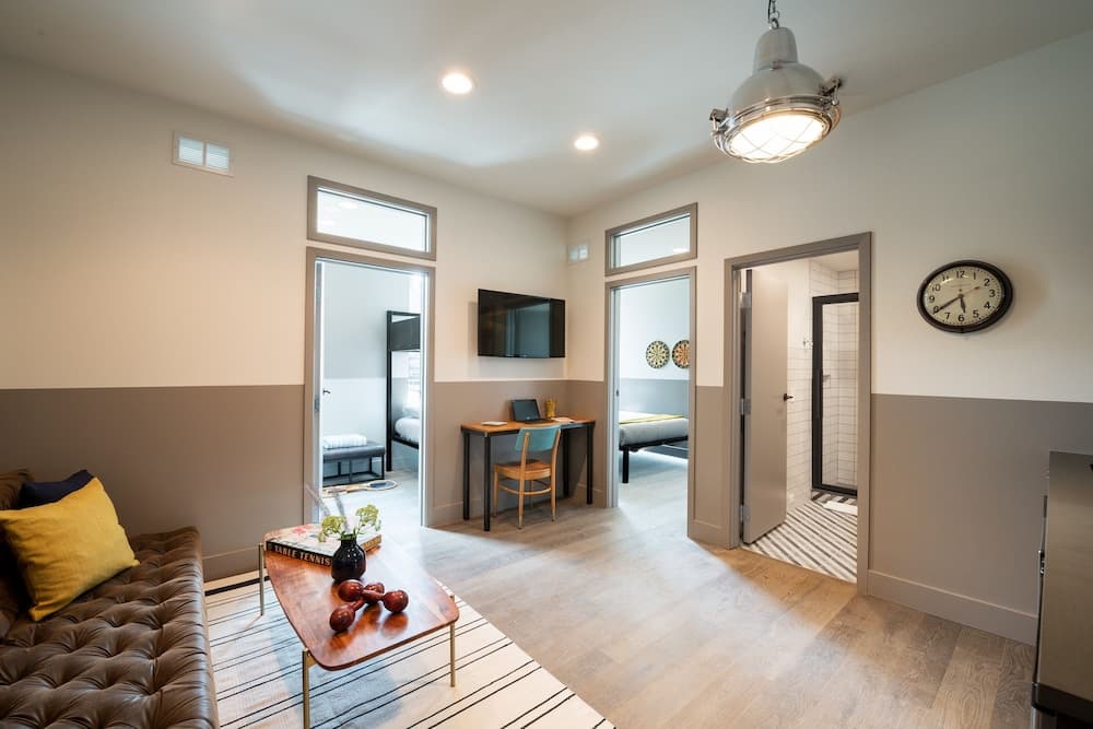 The Chicago Hotel Collection River North