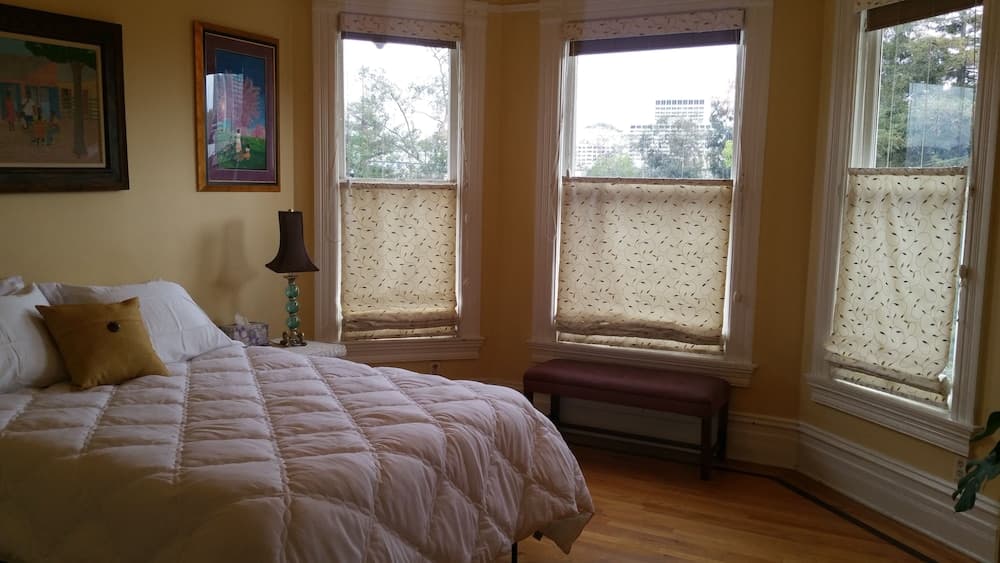 Gorgeous 4 Bedroom Victorian Townhouse