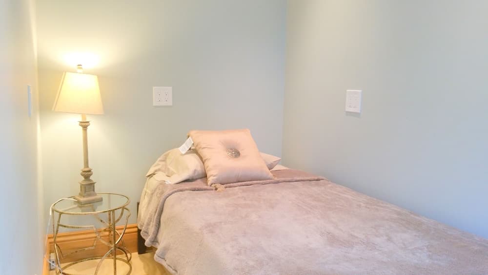 Gorgeous 4 Bedroom Victorian Townhouse