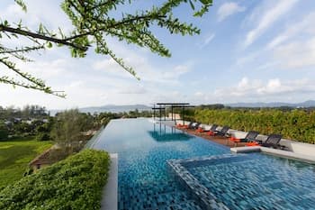 6th Avenue Surin Beach