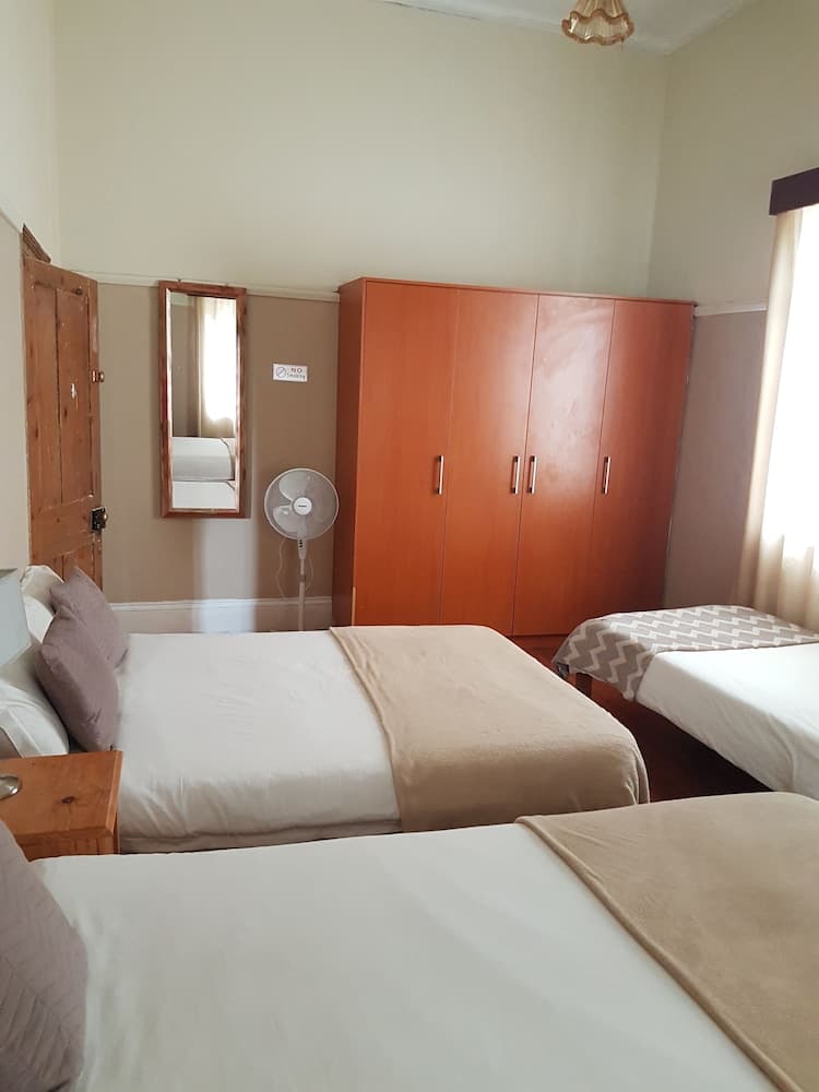 Oasis Shanti Backpackers