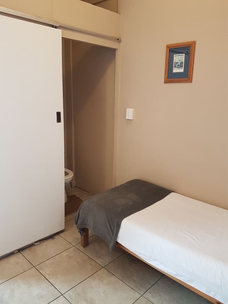 Oasis Shanti Backpackers