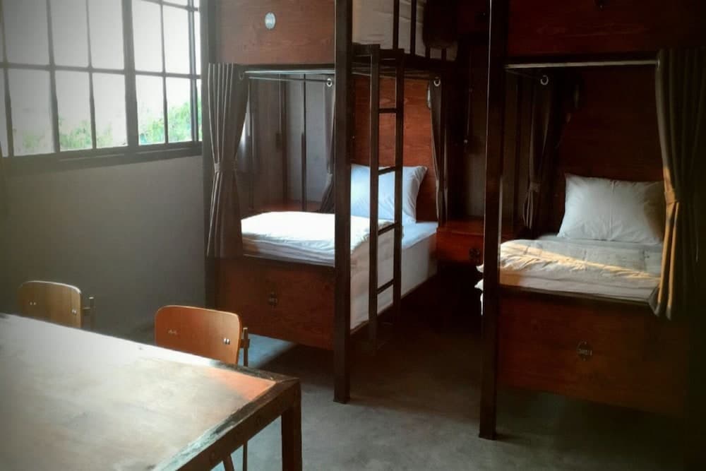 Rider Bedroom Hostel & Cafe