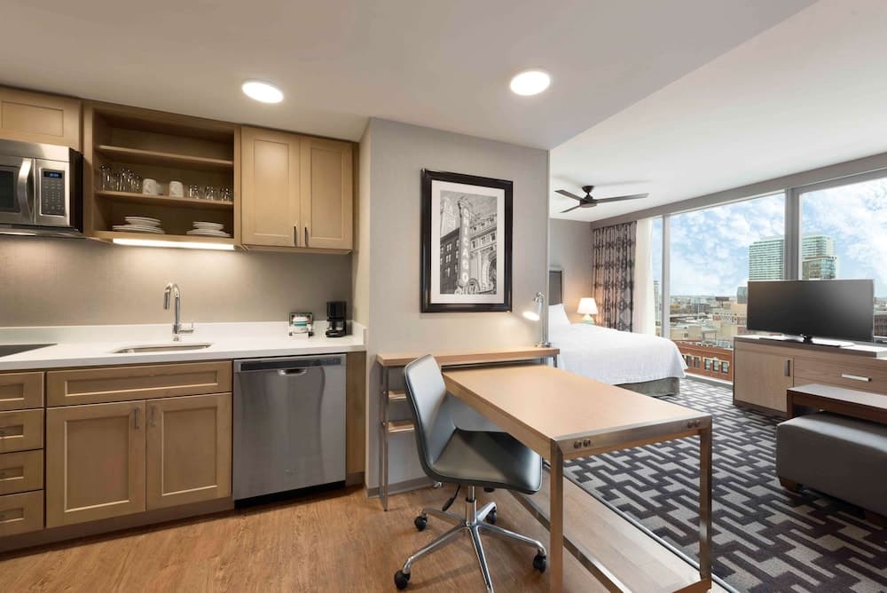 Homewood Suites by Hilton Chicago West Loop Fulton Mkt Area