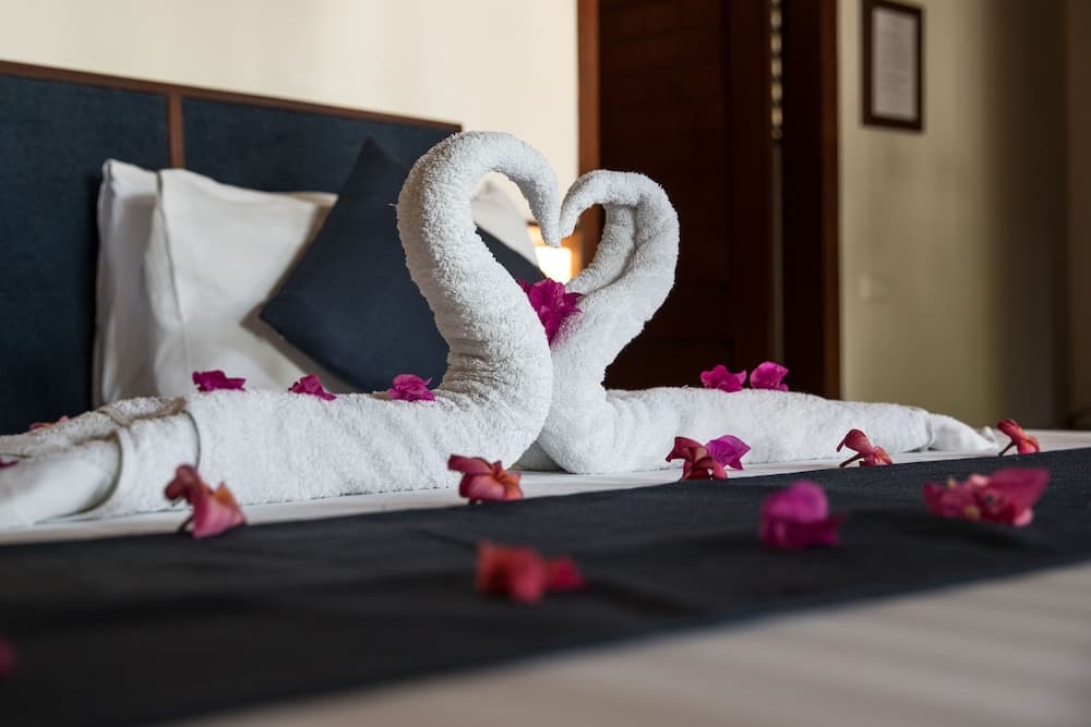 Last Frontier Beach Resort - Adults Only