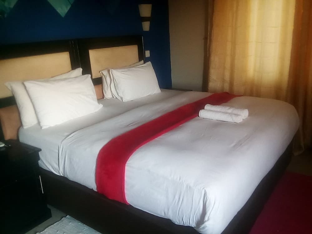 Royal Olympia Lodges and Safaris