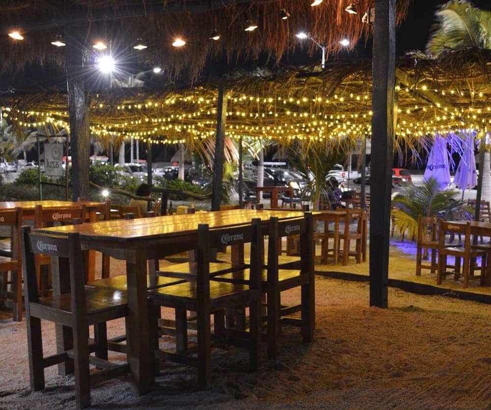 Azul Hotel & Restaurante