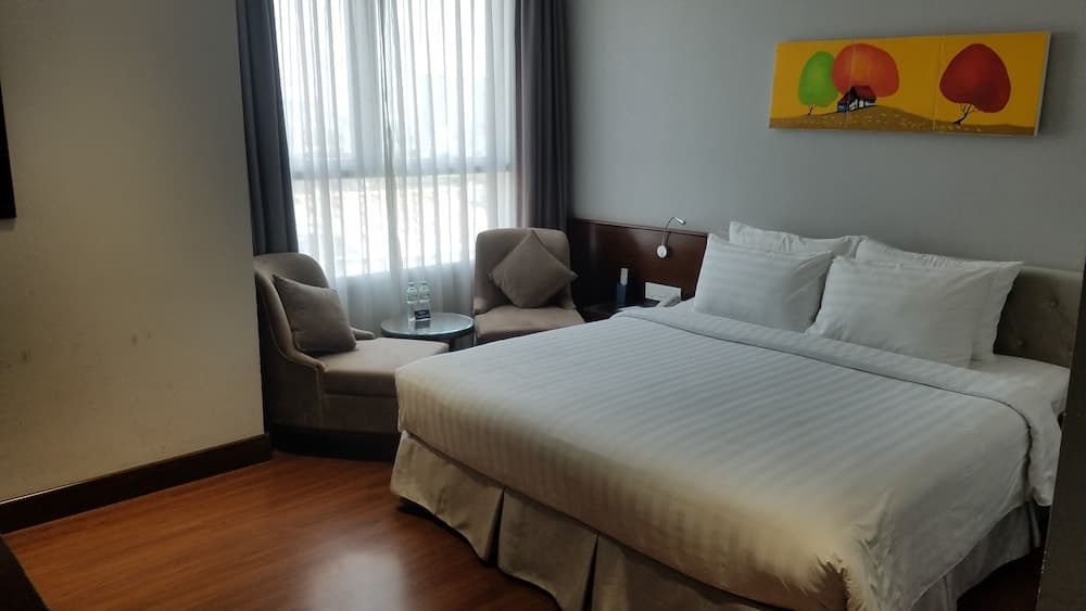 Central Palace Hotel