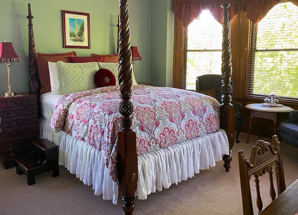 Fleur-de-Lys Mansion