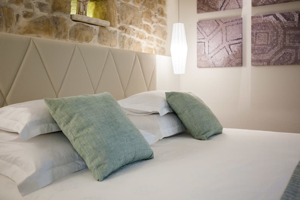 Balatura The Fine Bed & Breakfast