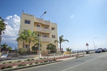 Mackenzie Beachfront Eftyhia Suite