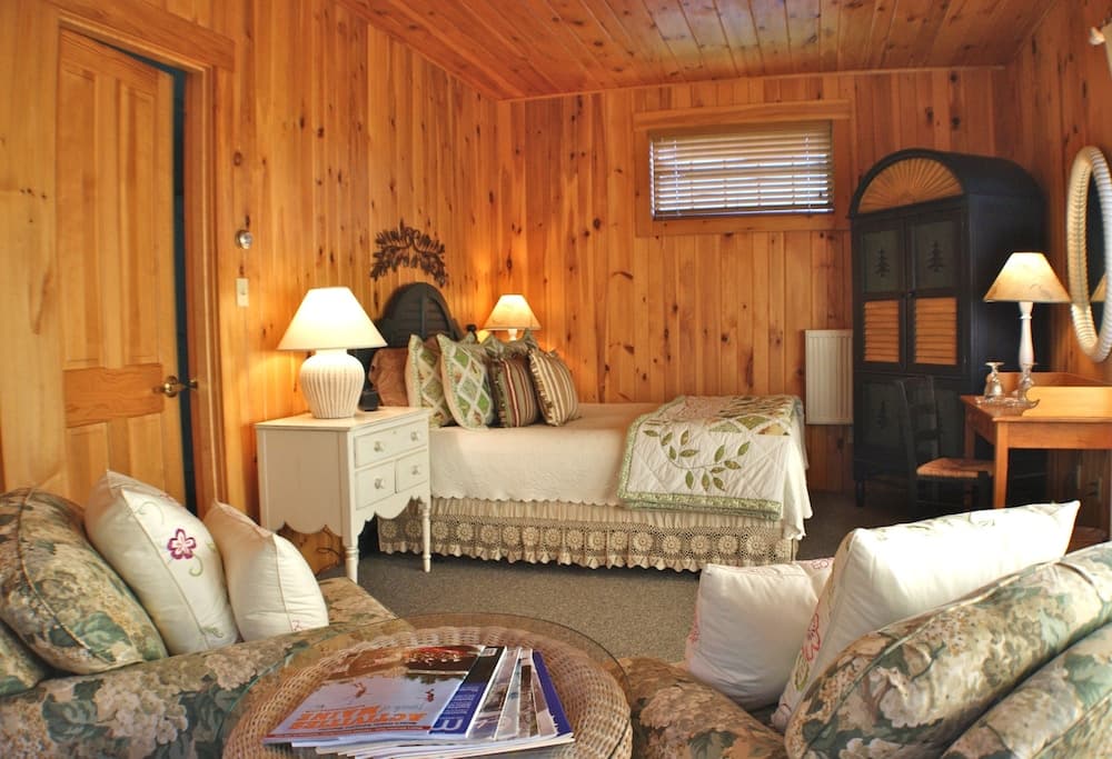 Greenville Inn at Moosehead Lake