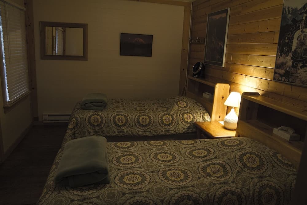 Whittaker's Motel & Historic Bunkhouse