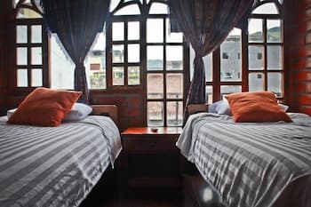 Erupcion Backpackers Hostel