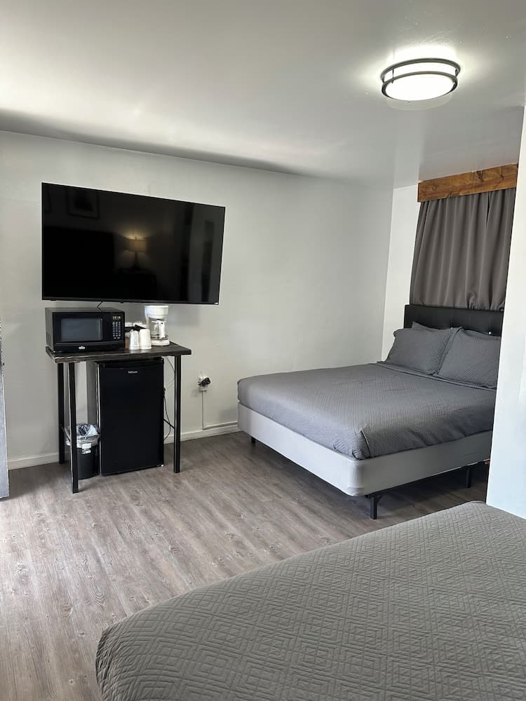 Chewelah Motel and RV Park