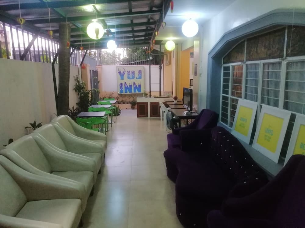 Yuj Inn - Hostel