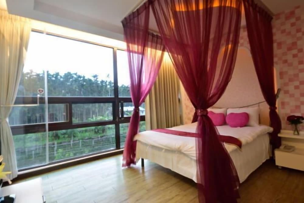 Full House Bed and Breakfast