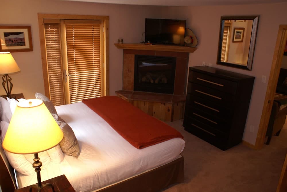 Snakedance Condominiums