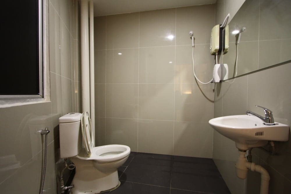 Place2Stay - Opposite Hilton