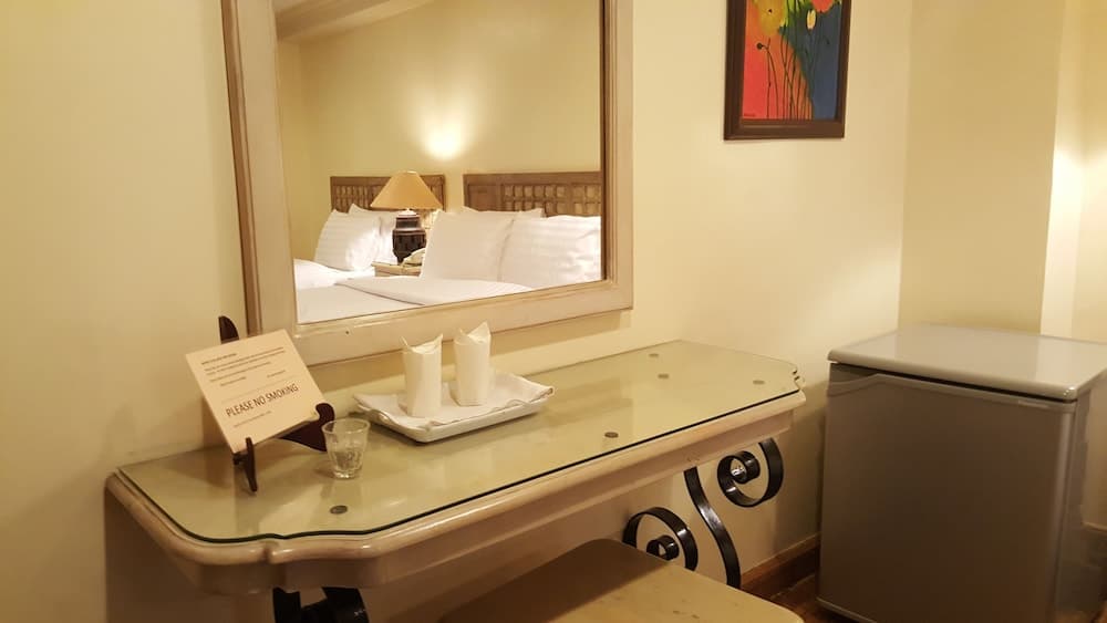 Roxas President's Inn