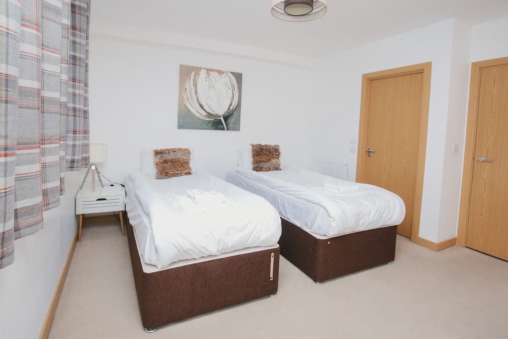 Grand Central Apartments by Paymán Club