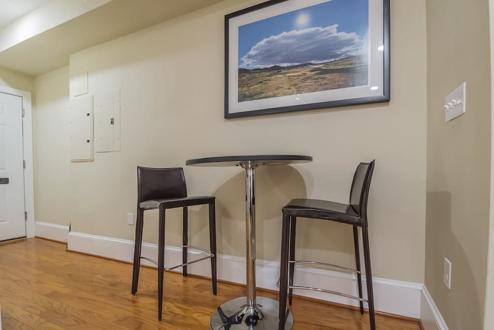 UrHomeInPhilly- 1955 Rittenhouse