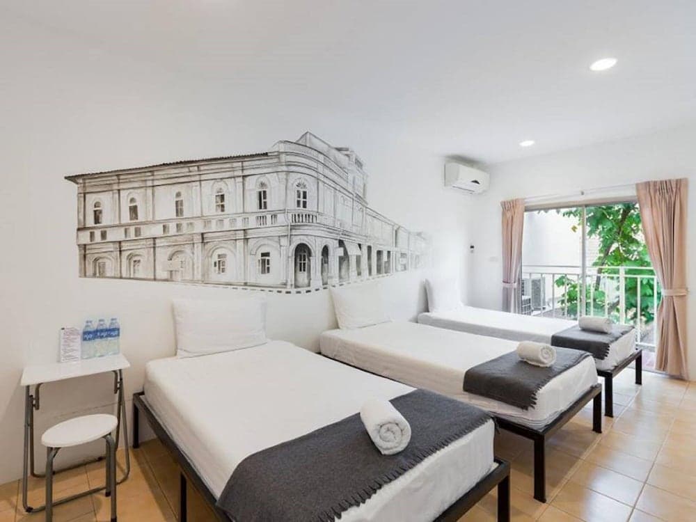 Chino Town Gallery Alley