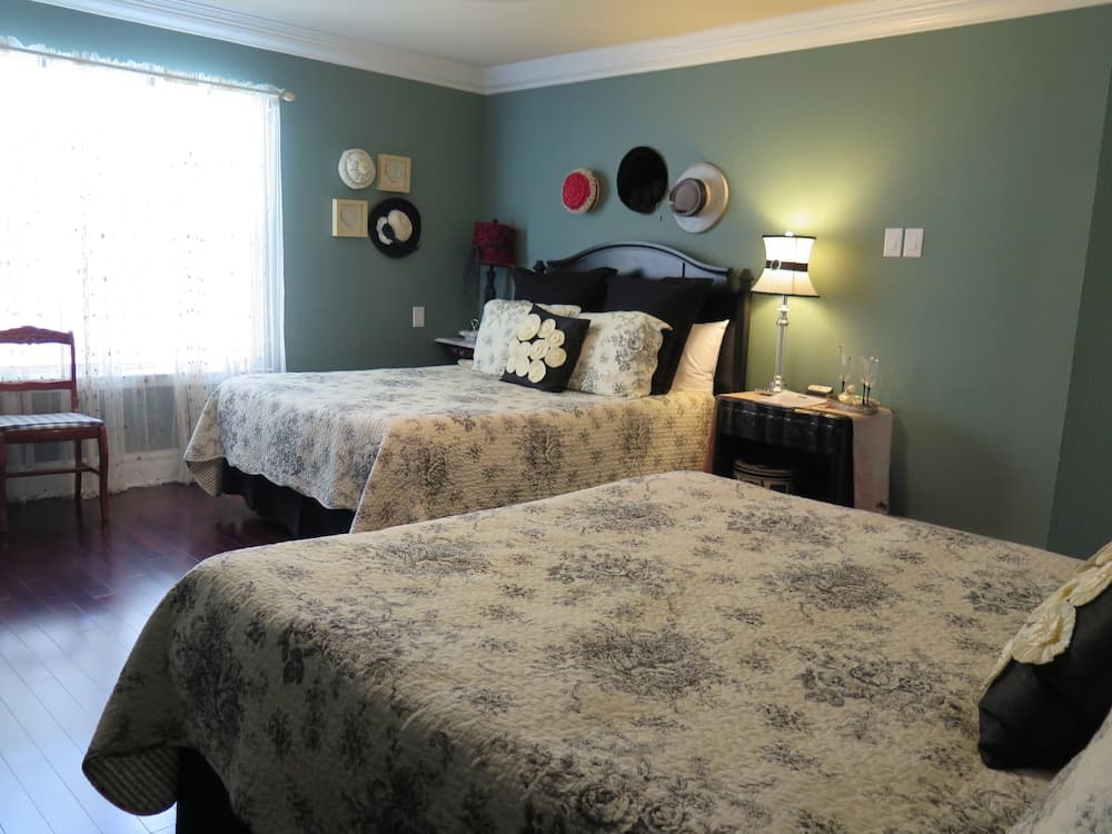 Yellow House Bed and Breakfast