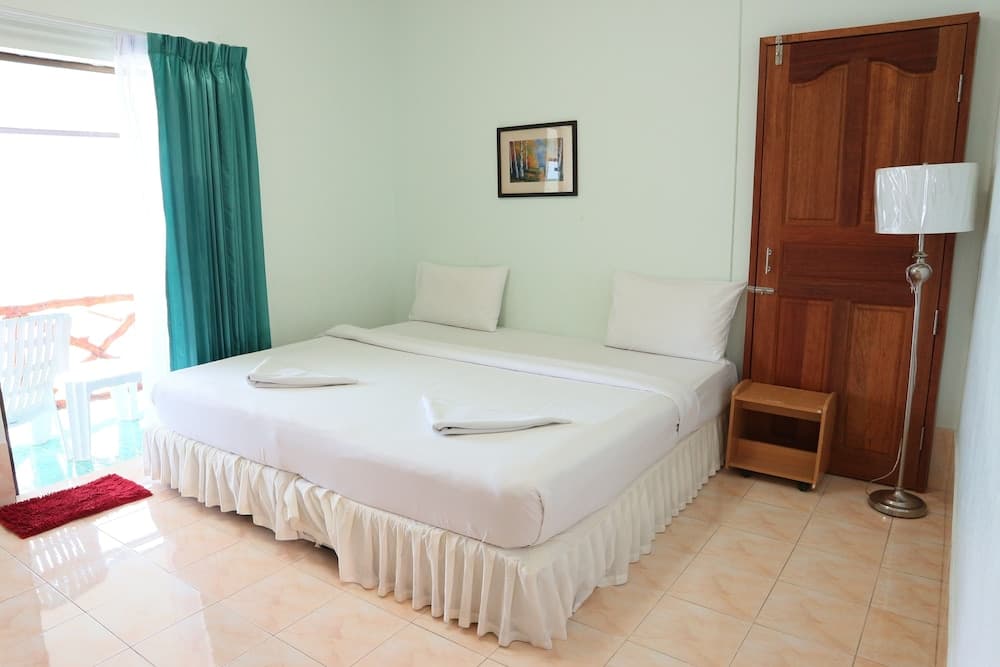 Mam Kai Bae Beach Resort