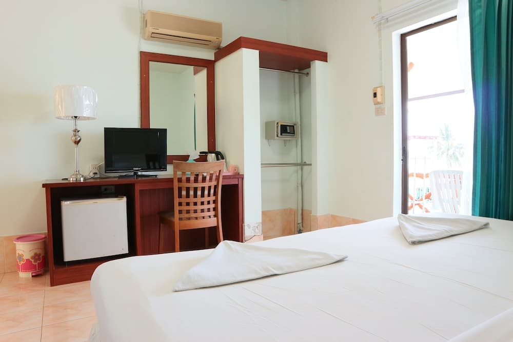 Mam Kai Bae Beach Resort