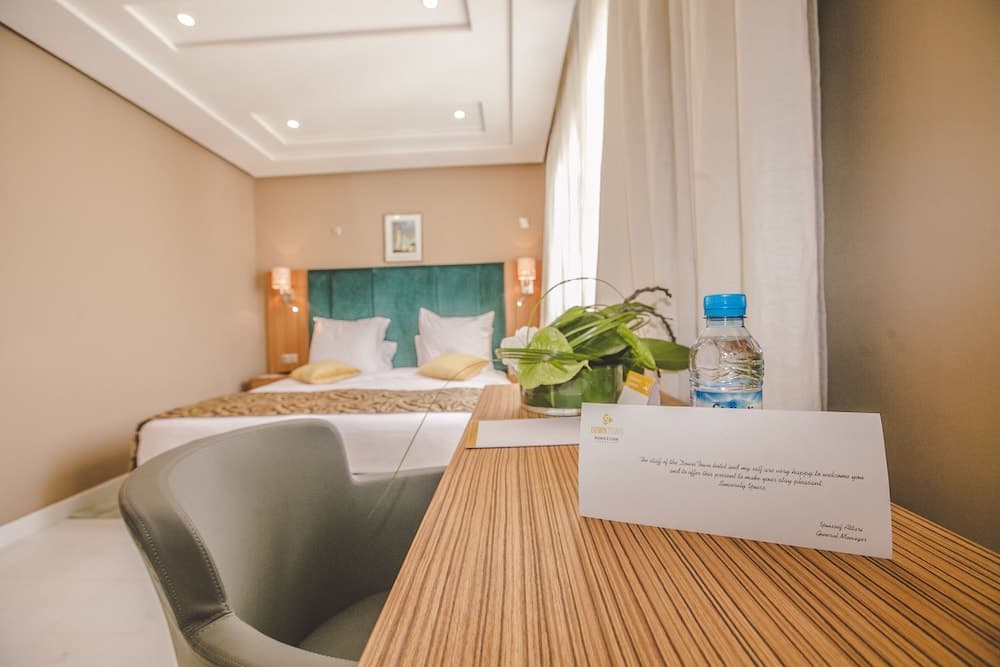 New Art's DownTown Hotel