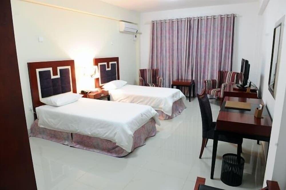 Hotel Ritz Waku-Kungo