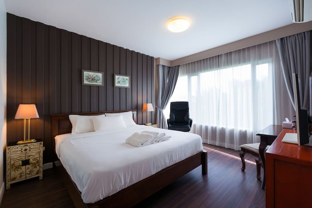 Baan SanPluem Beachfront Condominium