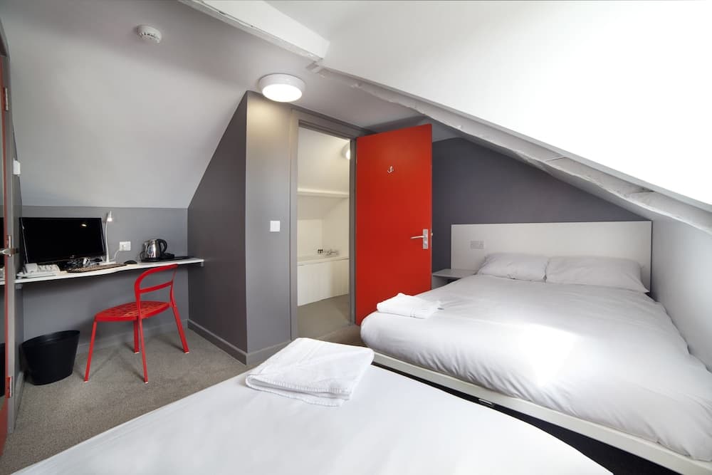 Sleeperdorm - Hostel